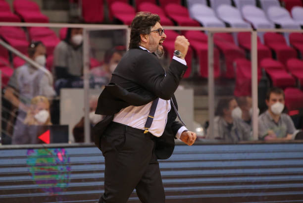 然而由于身 然而由于身