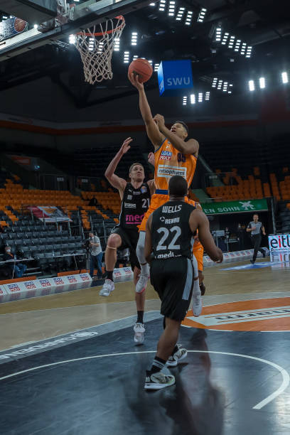 竞技方面的 竞技方面的